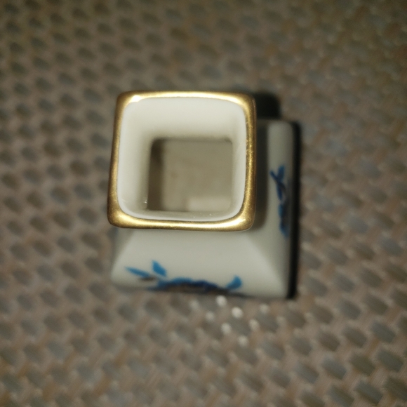 Lenox " Pagoda" Blue Gold Ivory Bud Vase Floral Pattern Hand Decorated 24K Gold - Picture 4 of 5